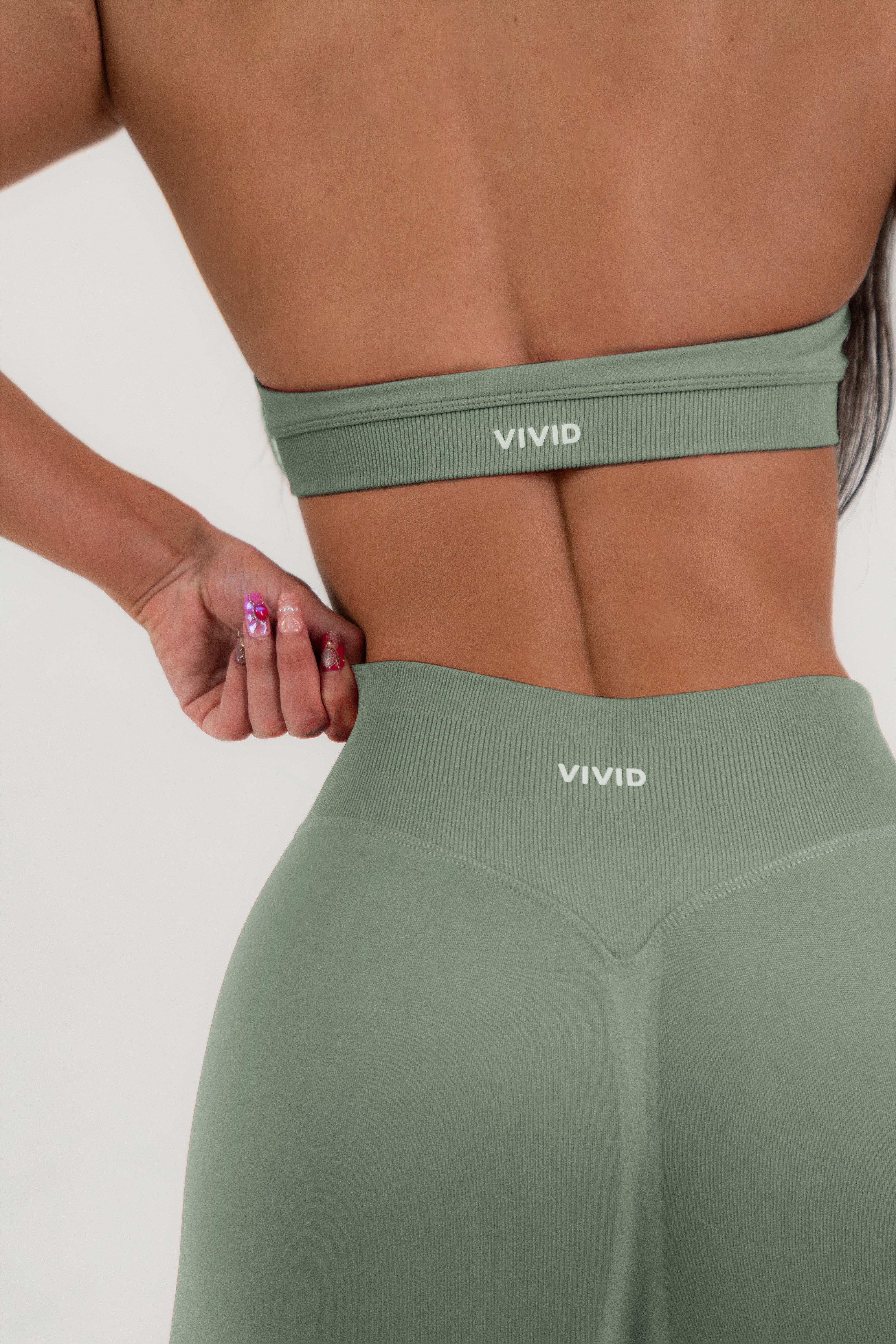 VIVID Sculpt Seamless Sports Bra